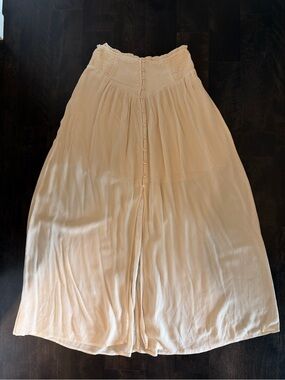 Cream high waisted flowy skirt